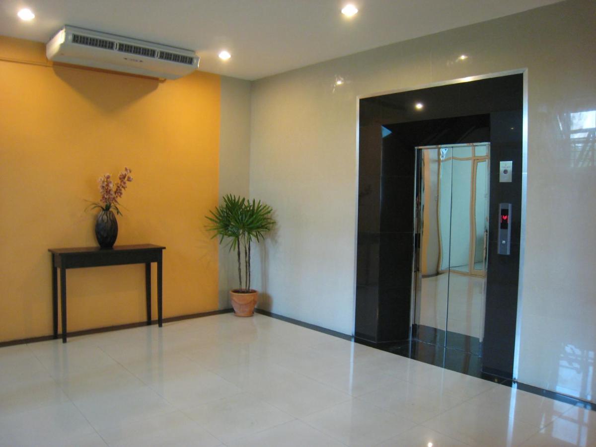 Leenova Place Banguecoque Exterior foto